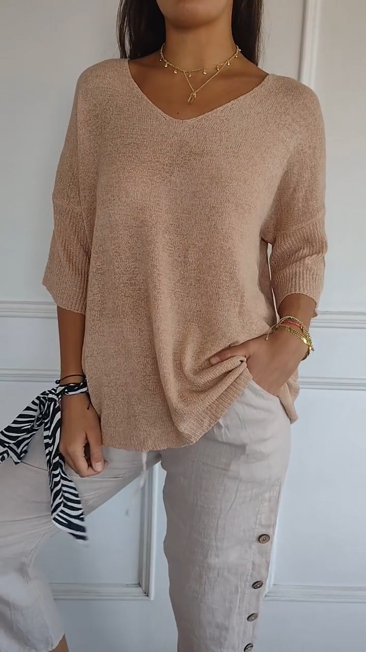 Mariann | Elegant V-Neck Top