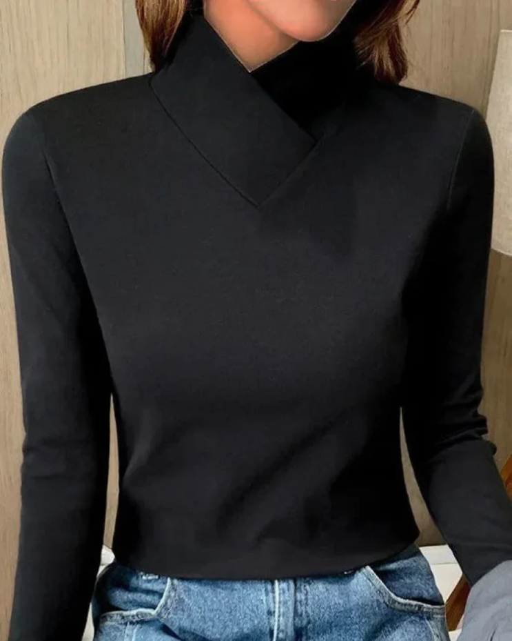 Venera | Elegant Turtleneck Fit