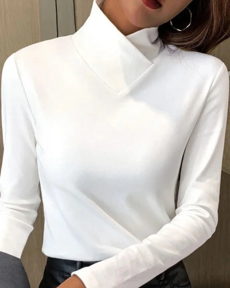 Venera | Elegant Turtleneck Fit