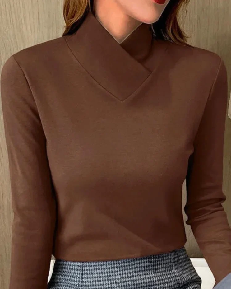 Venera | Elegant Turtleneck Fit