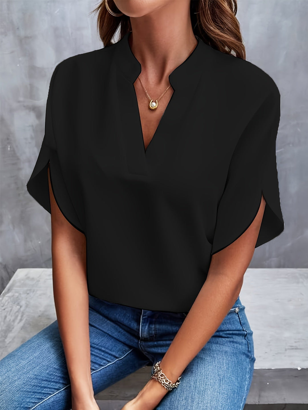 Hanah | Light and Elegant Blouse