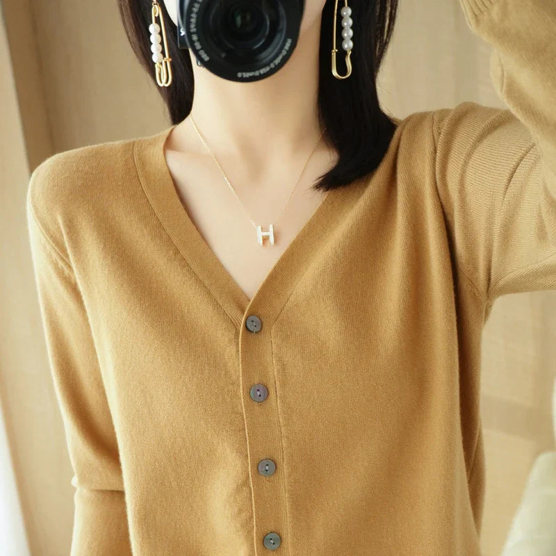 Sienna | Chic V-Neck Knit Cardigan