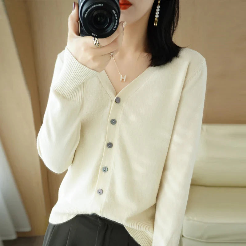 Sienna | Chic V-Neck Knit Cardigan