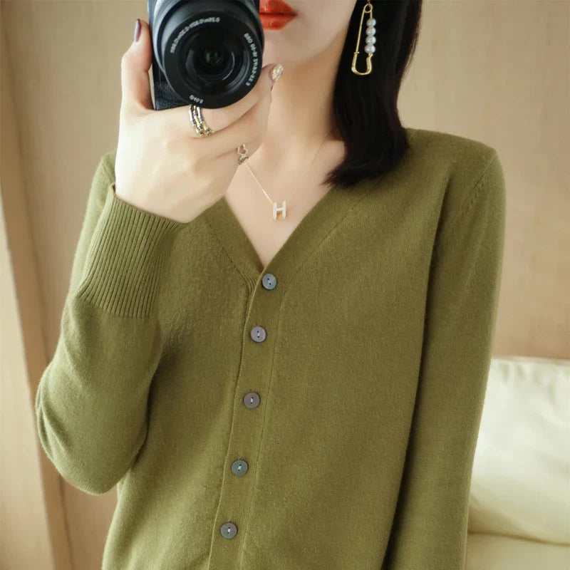 Sienna | Chic V-Neck Knit Cardigan