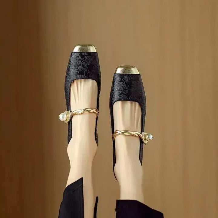 Dinah | Elegant Low-Heeled Pumps