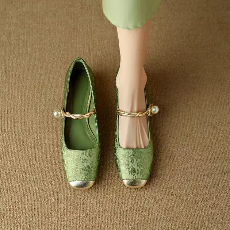 Dinah | Elegant Low-Heeled Pumps