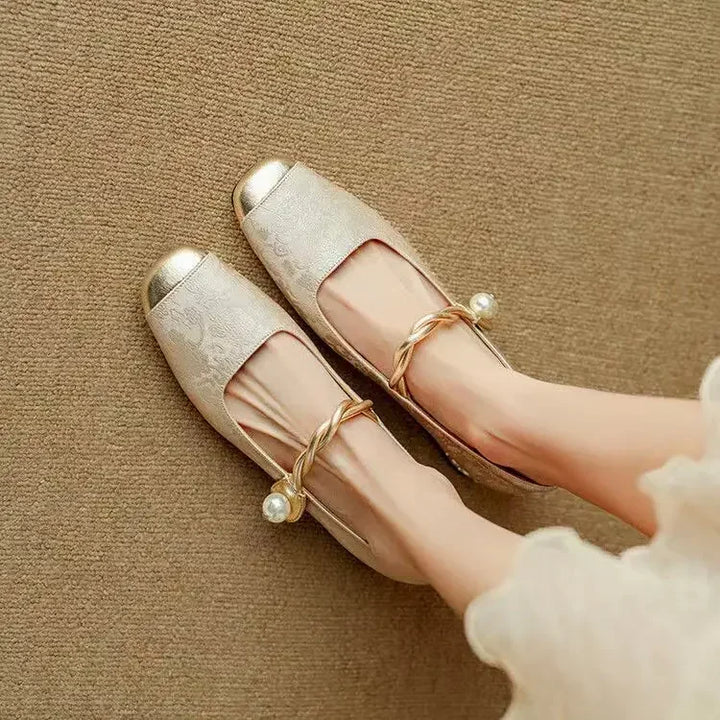 Dinah | Elegant Low-Heeled Pumps