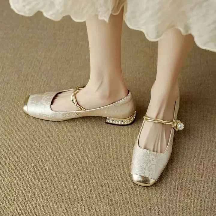 Dinah | Elegant Low-Heeled Pumps