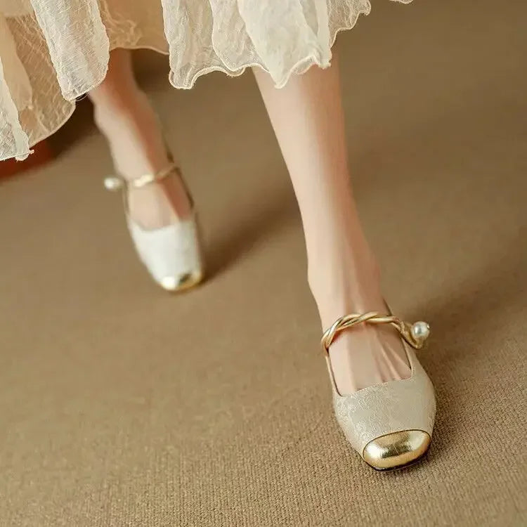 Dinah | Elegant Low-Heeled Pumps